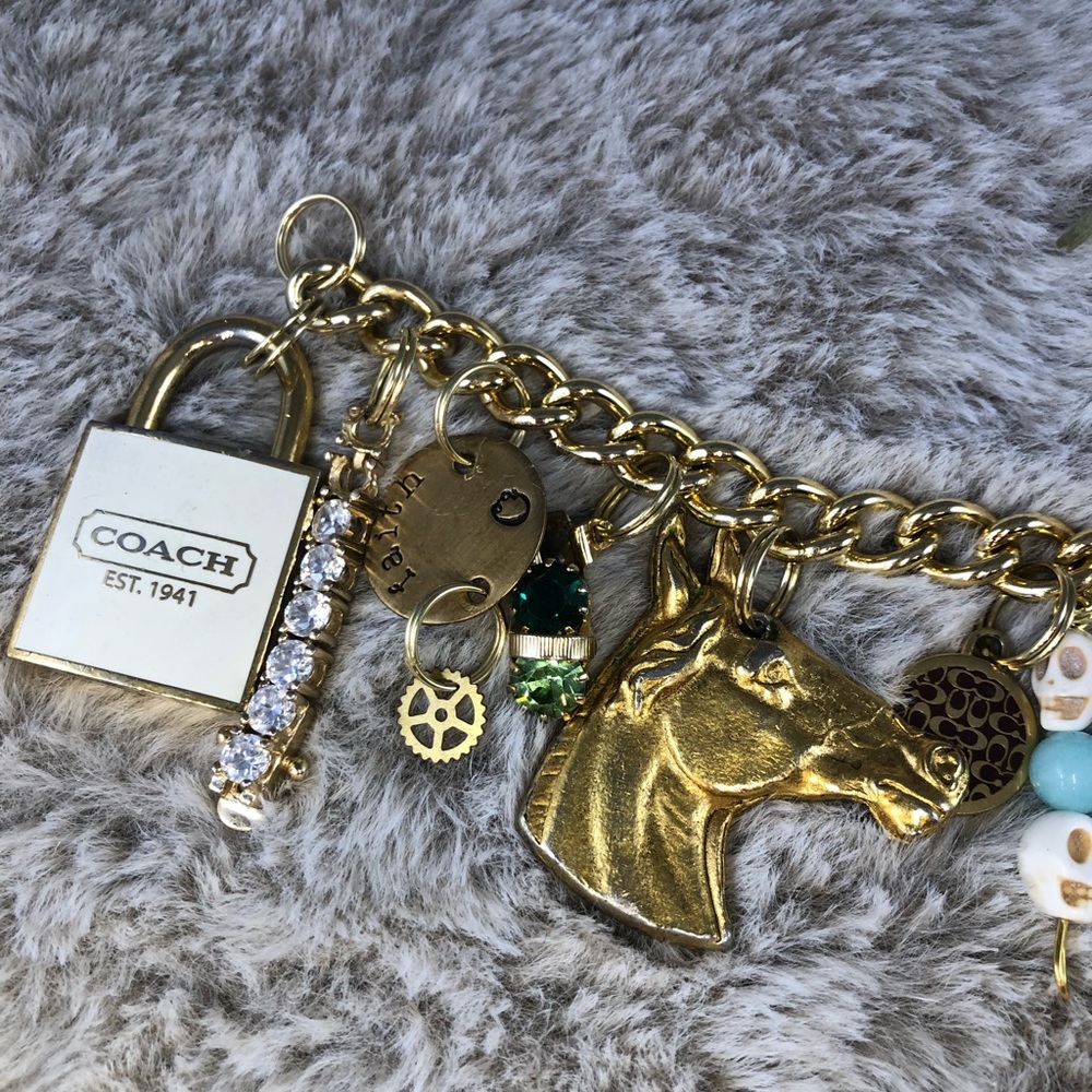 Found objects charm bracelet - Picture 2 of 8